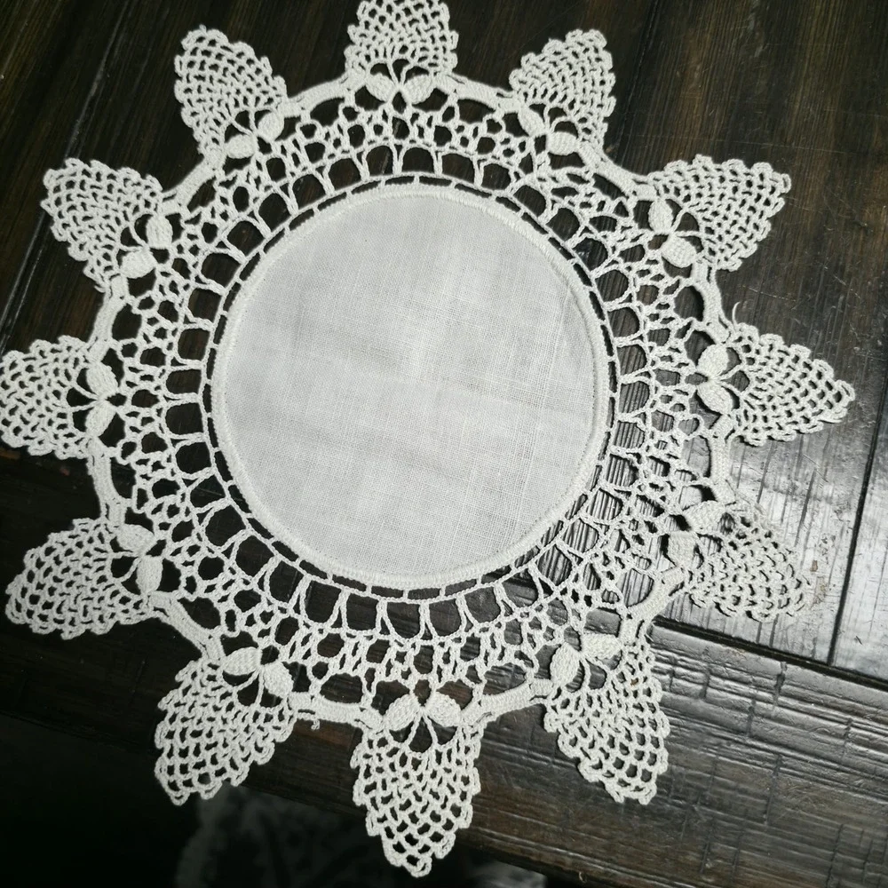 Lot of 4 Vintage White Doilies Linen Center Round Hand Crochet Lace Border Set